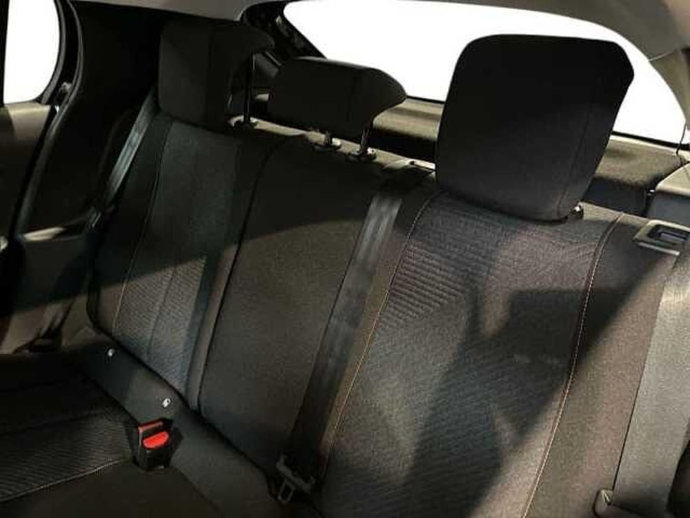 Peugeot 208 nuova a Salerno (14)