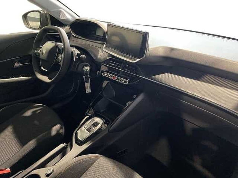 Peugeot 208 nuova a Salerno (15)