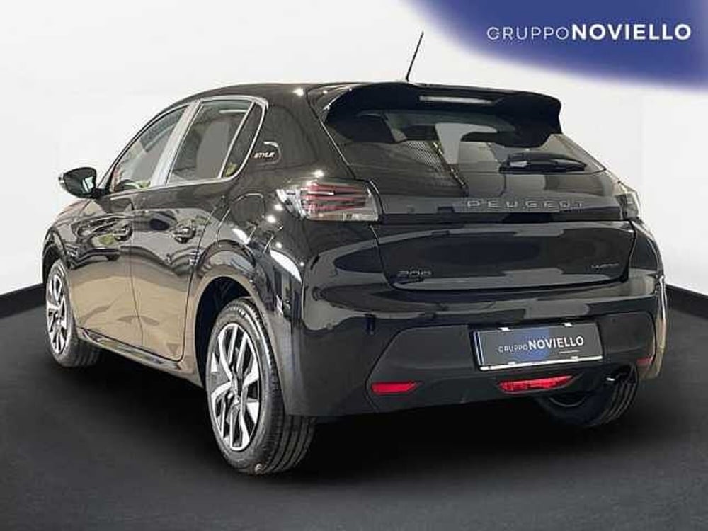 Peugeot 208 nuova a Salerno (5)