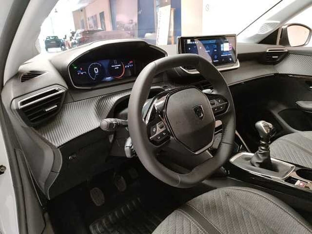 Peugeot 208 nuova a Teramo (11)