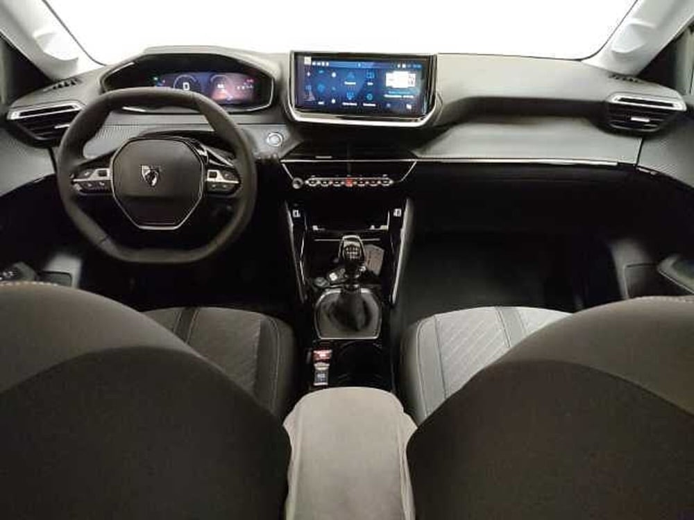 Peugeot 208 nuova a Teramo (16)
