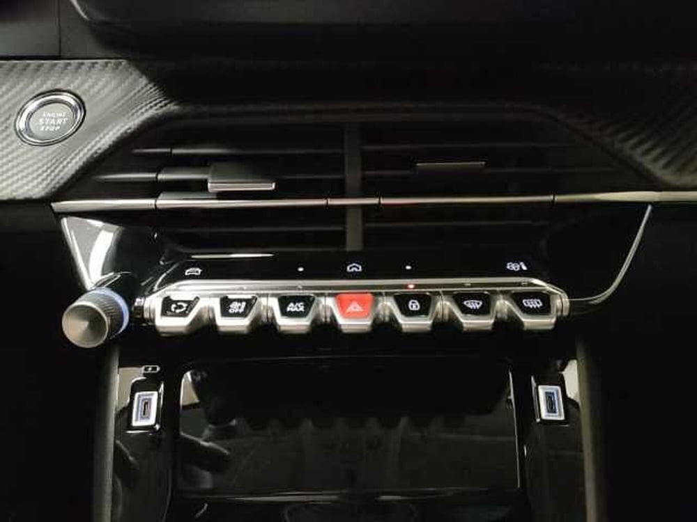 Peugeot 208 nuova a Teramo (20)