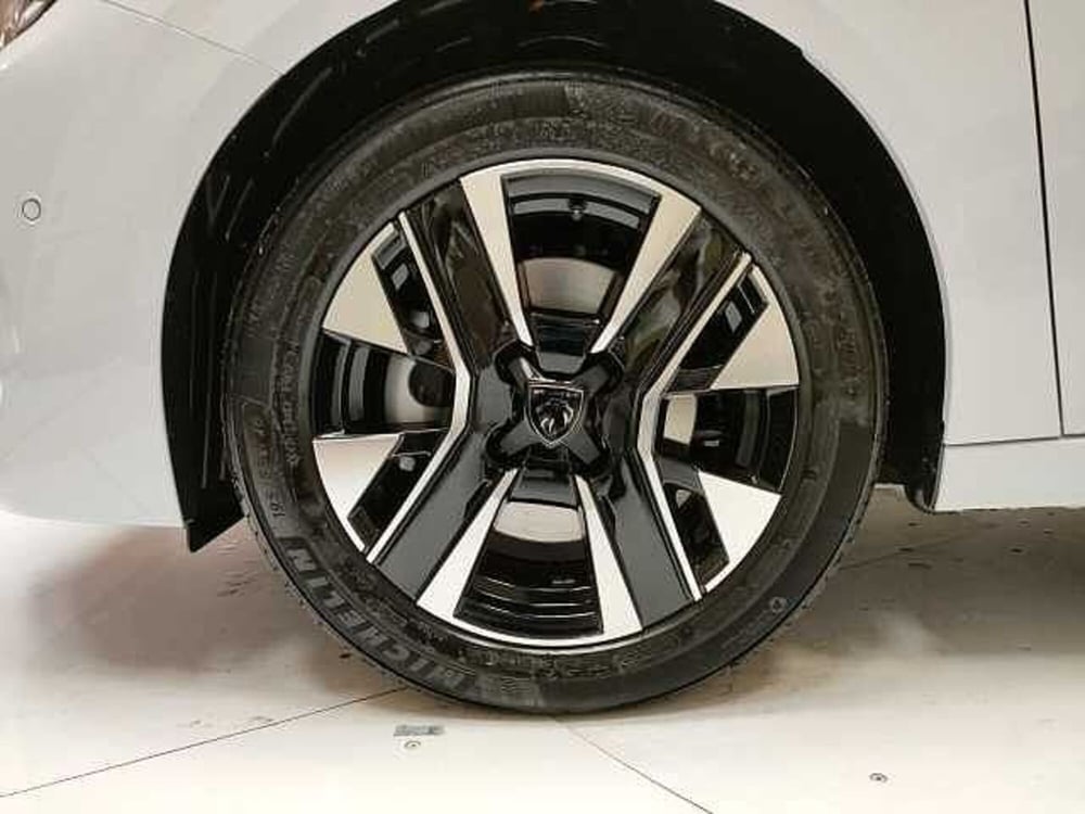 Peugeot 208 nuova a Teramo (7)