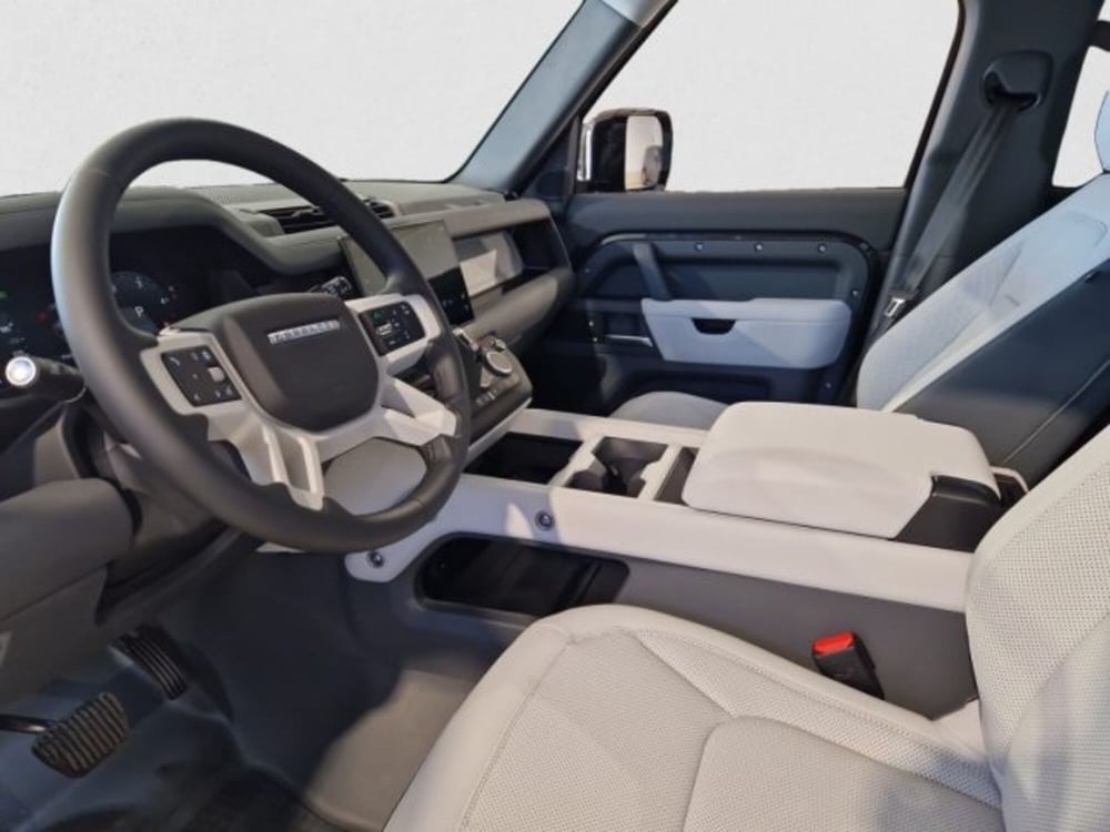 Land Rover Defender usata a Livorno (12)
