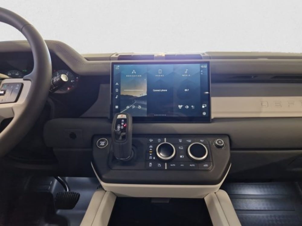 Land Rover Defender usata a Livorno (14)
