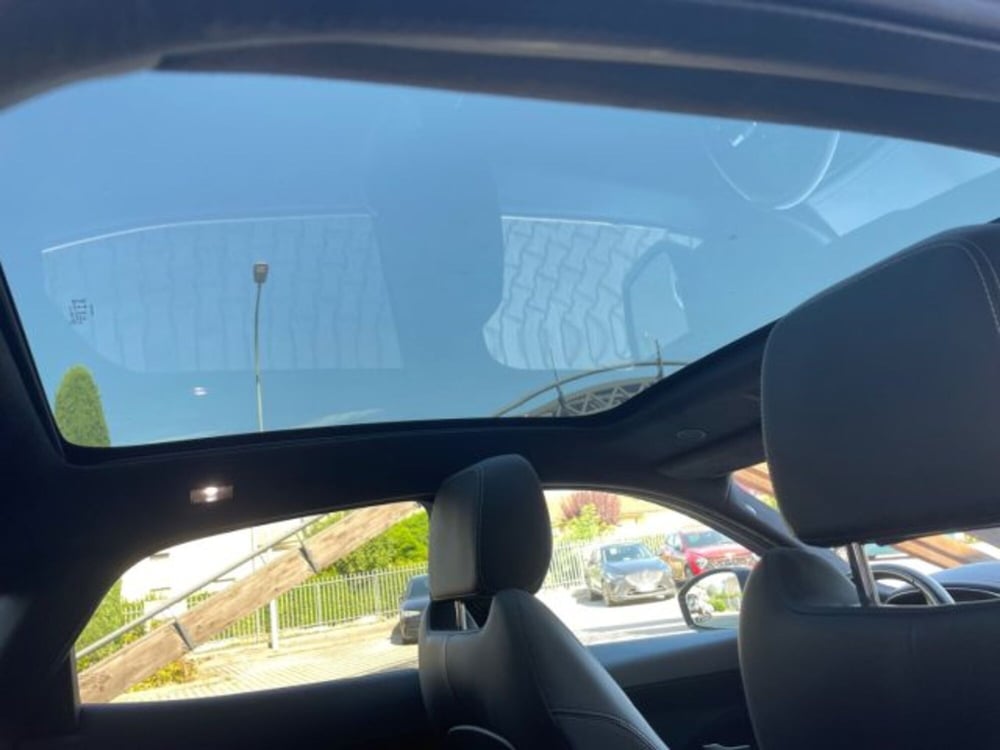Jaguar E-Pace usata a Livorno (13)