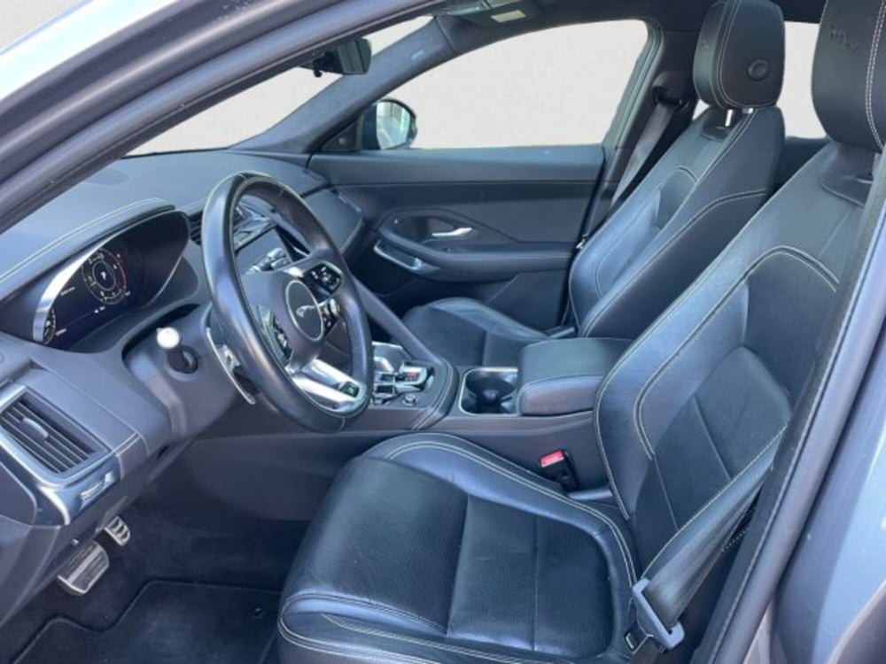 Jaguar E-Pace usata a Livorno (14)