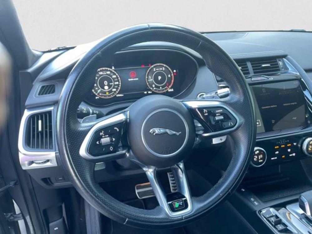 Jaguar E-Pace usata a Livorno (16)