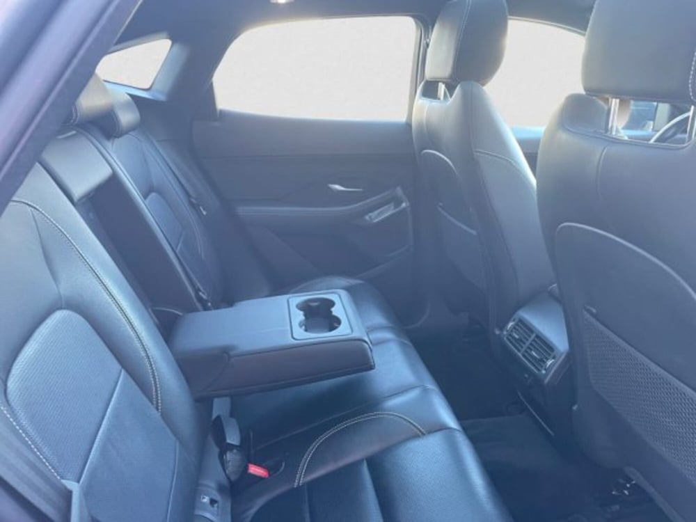 Jaguar E-Pace usata a Livorno (17)