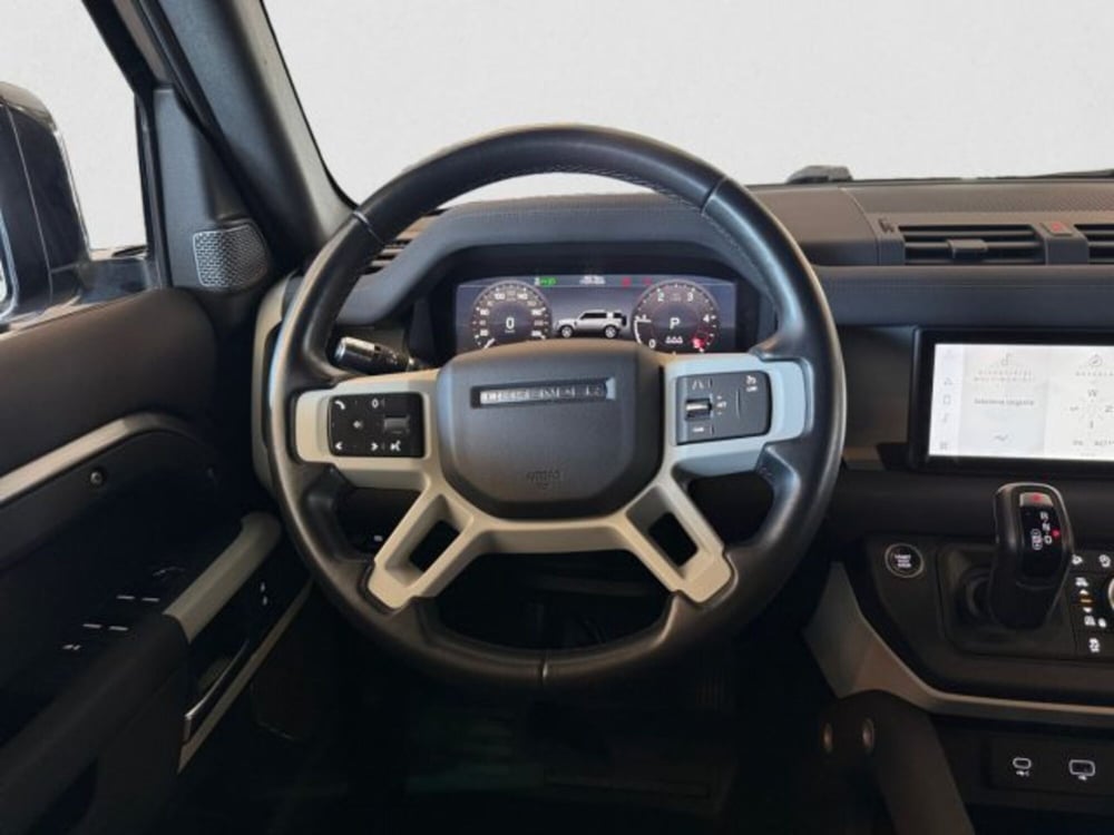 Land Rover Defender usata a Livorno (13)