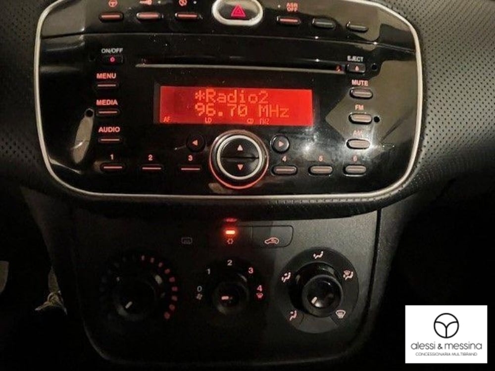 Fiat Punto Evo usata a Catania (12)