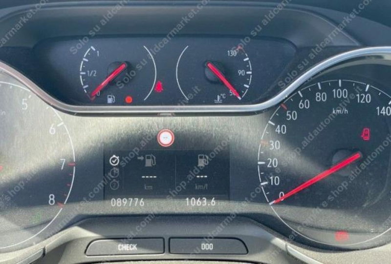 Opel Crossland usata a Lecce (6)