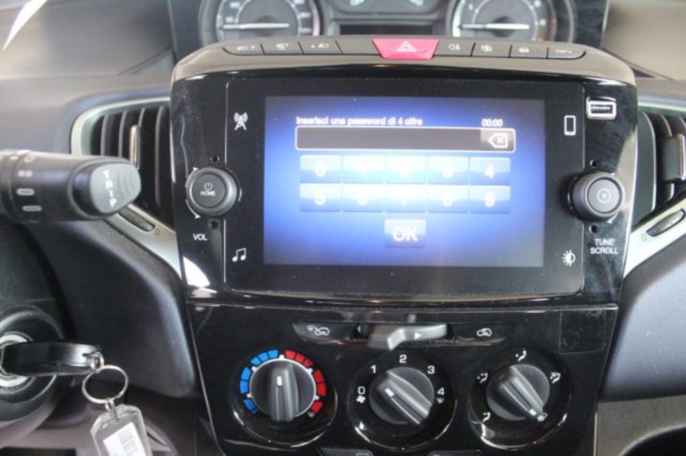 Lancia Ypsilon usata a Terni (13)