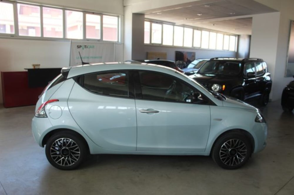 Lancia Ypsilon usata a Terni (6)