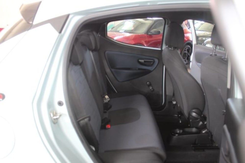 Lancia Ypsilon usata a Terni (9)
