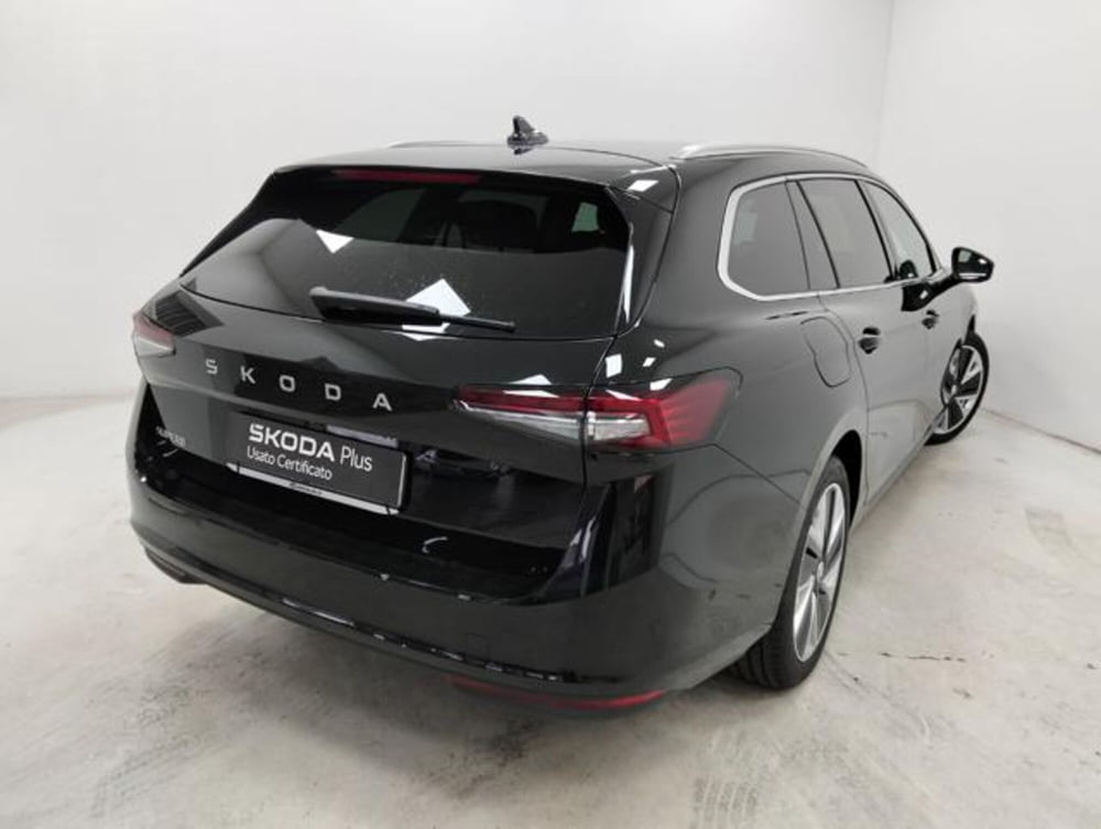 Skoda Superb Station Wagon nuova a Como (2)