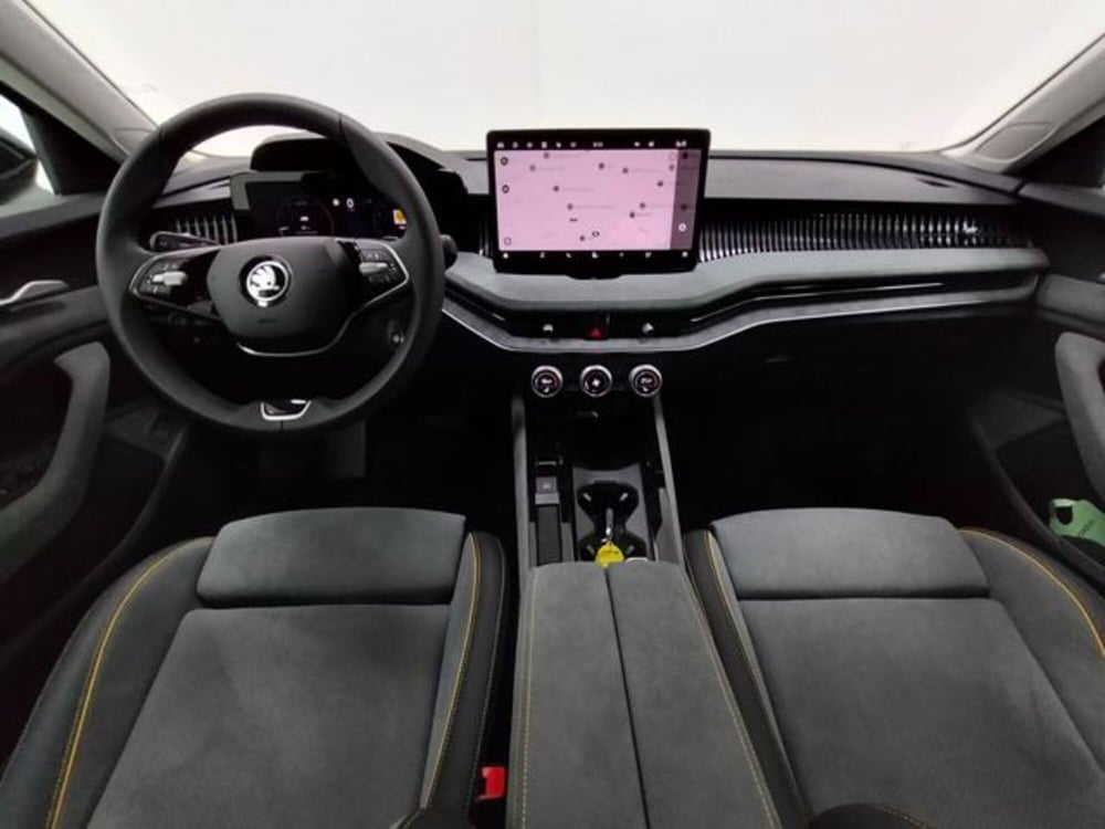 Skoda Superb Station Wagon nuova a Como (4)