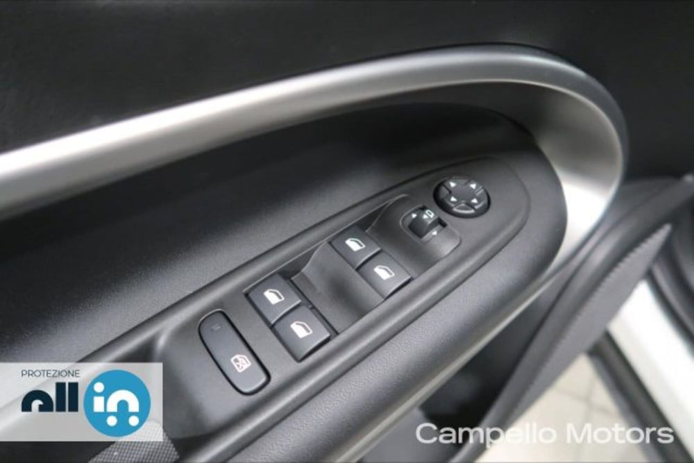 Jeep Avenger nuova a Venezia (16)