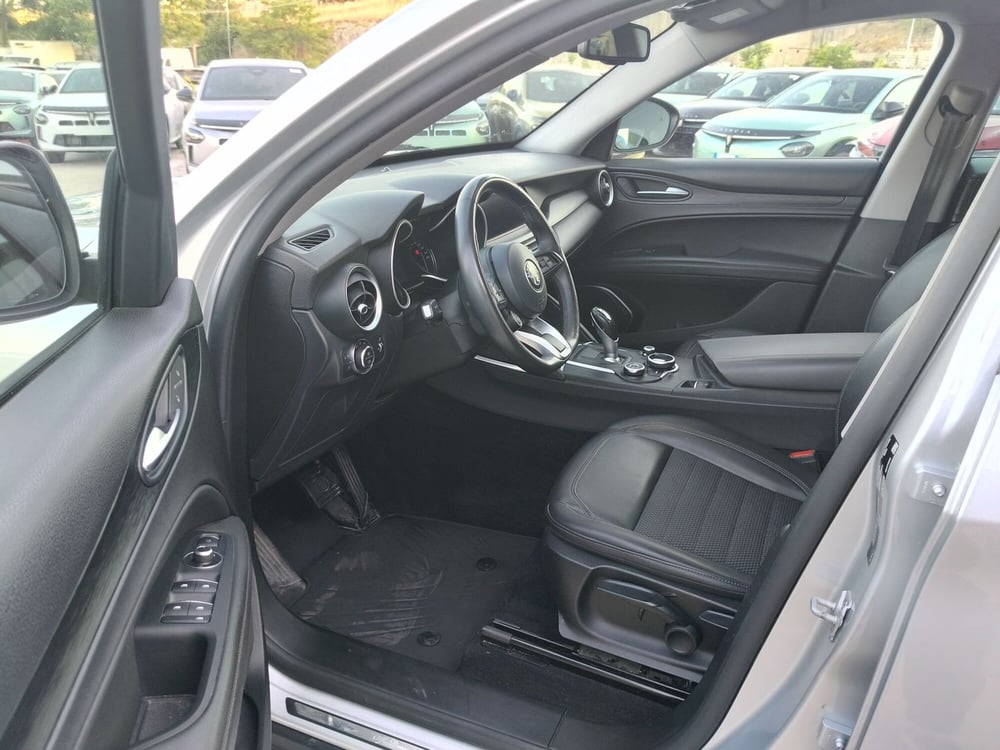 Alfa Romeo Stelvio usata a Matera (10)