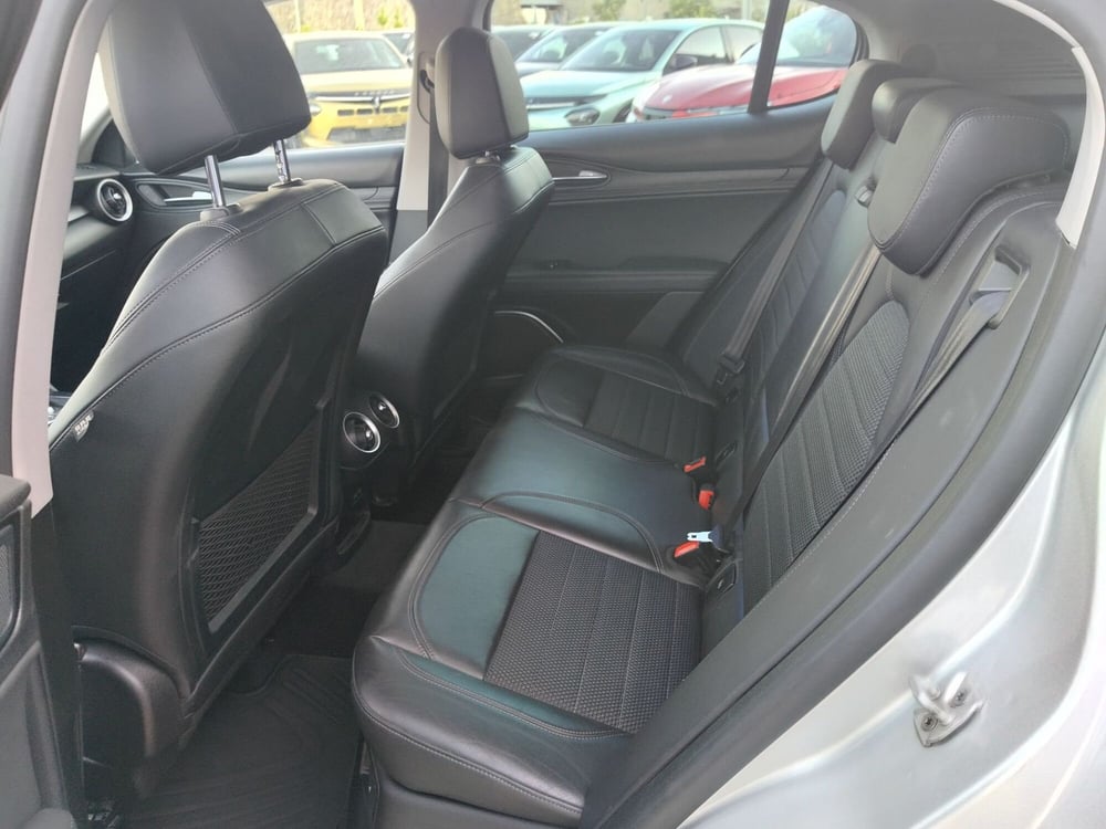 Alfa Romeo Stelvio usata a Matera (12)