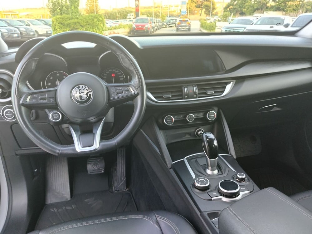 Alfa Romeo Stelvio usata a Matera (13)