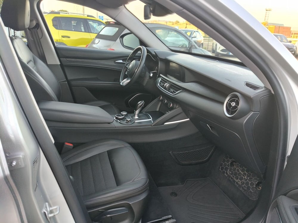 Alfa Romeo Stelvio usata a Matera (14)