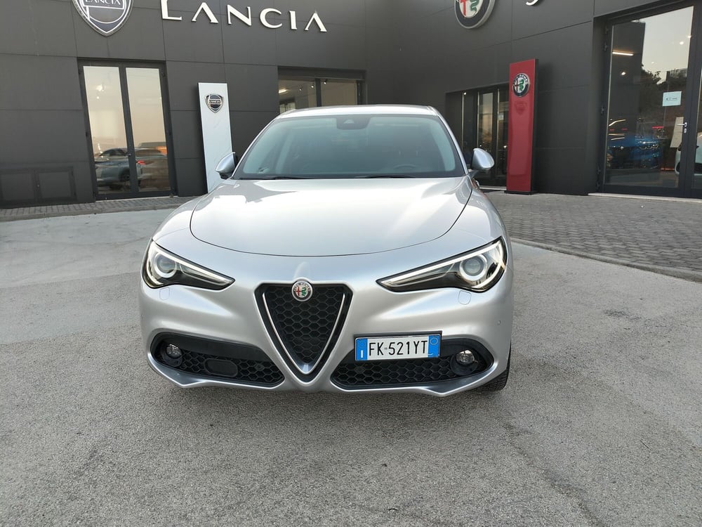 Alfa Romeo Stelvio usata a Matera (2)