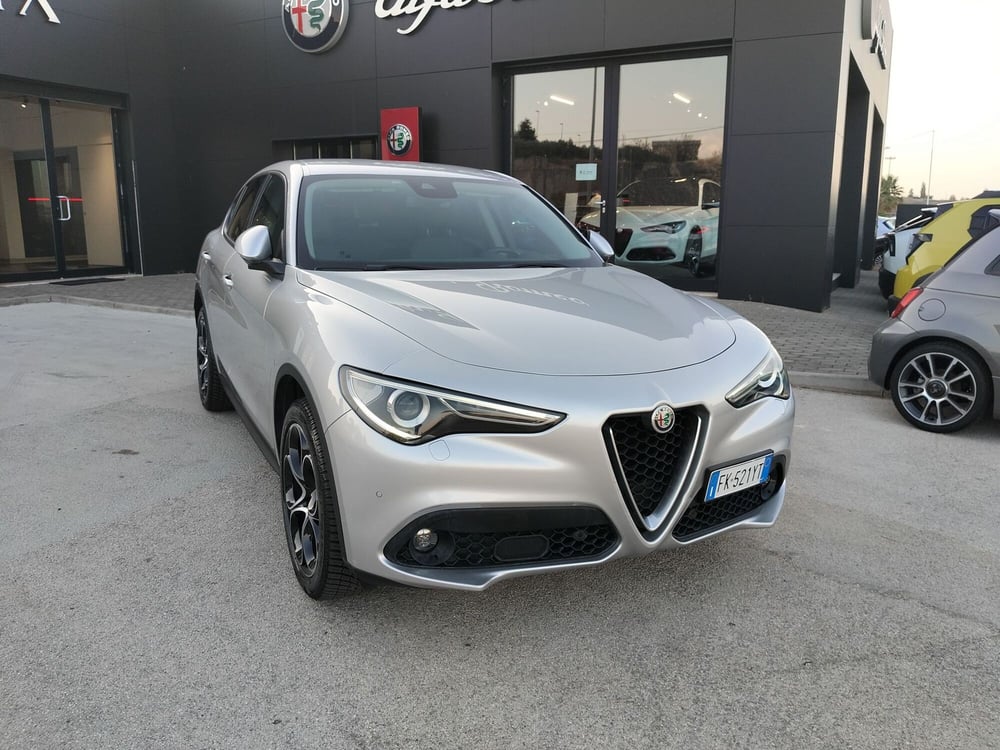 Alfa Romeo Stelvio usata a Matera (3)