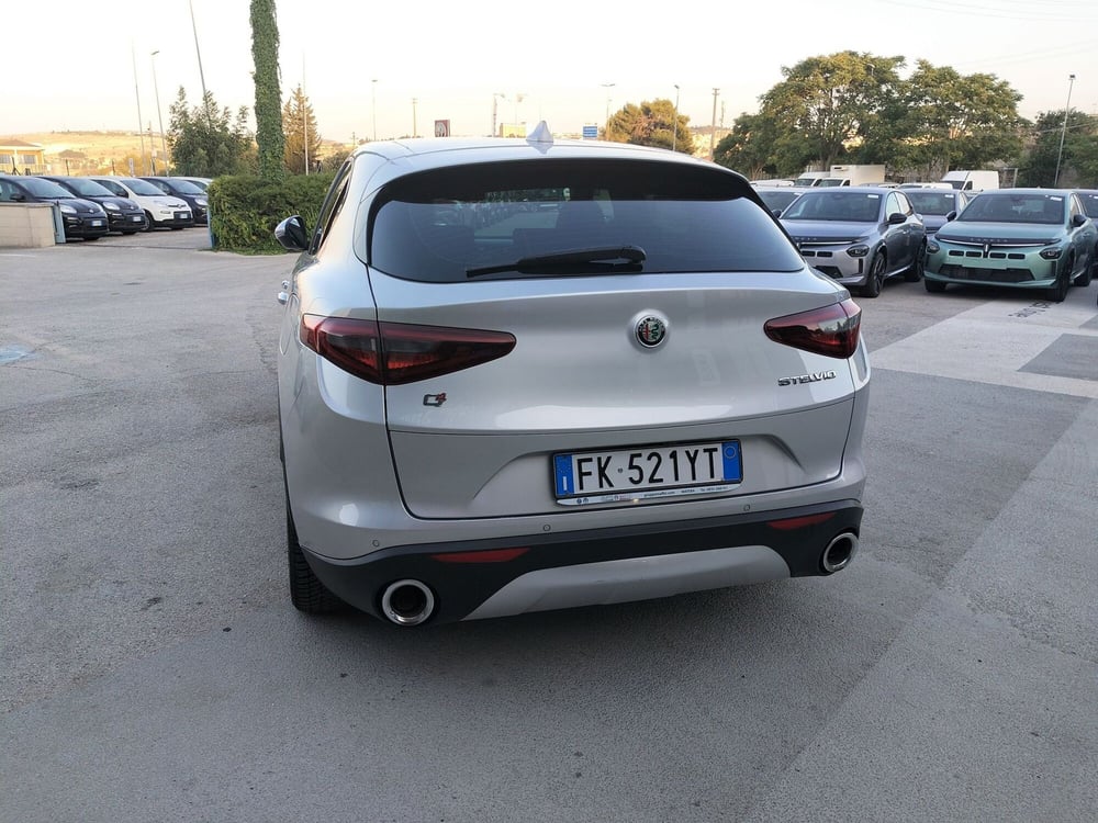 Alfa Romeo Stelvio usata a Matera (7)