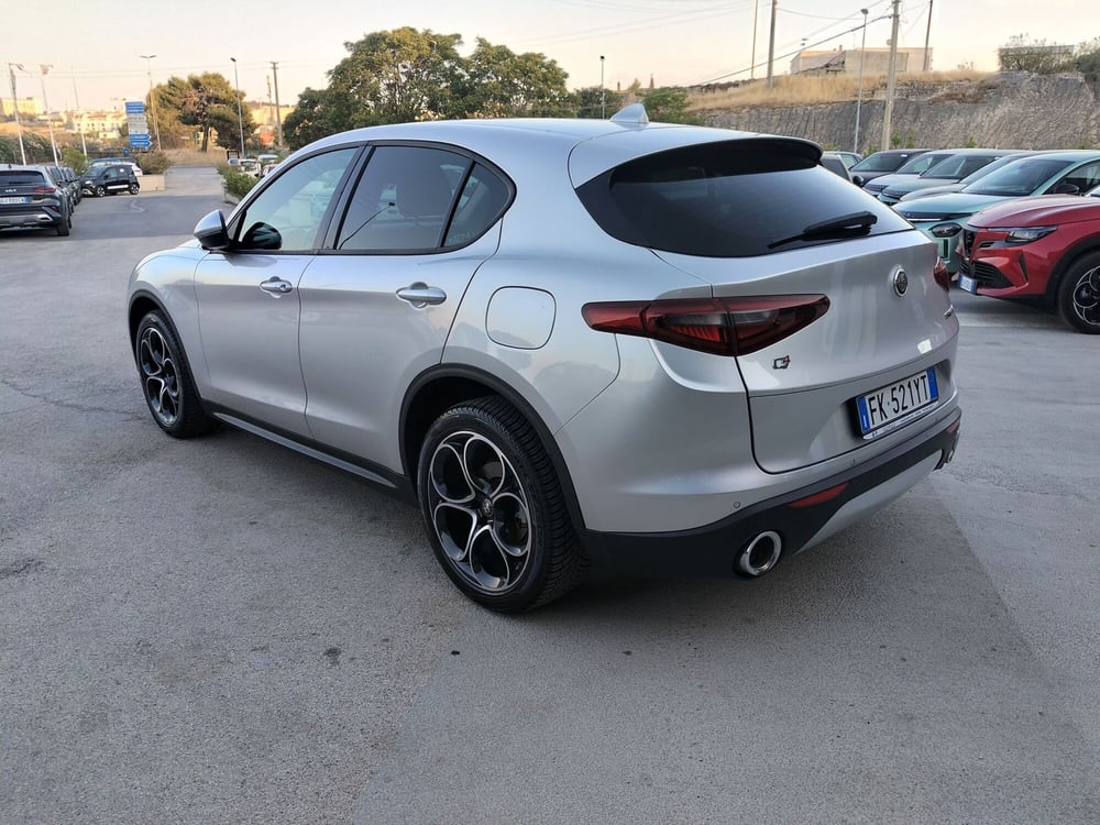 Alfa Romeo Stelvio usata a Matera (8)
