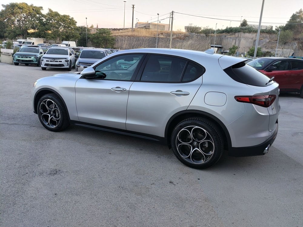 Alfa Romeo Stelvio usata a Matera (9)