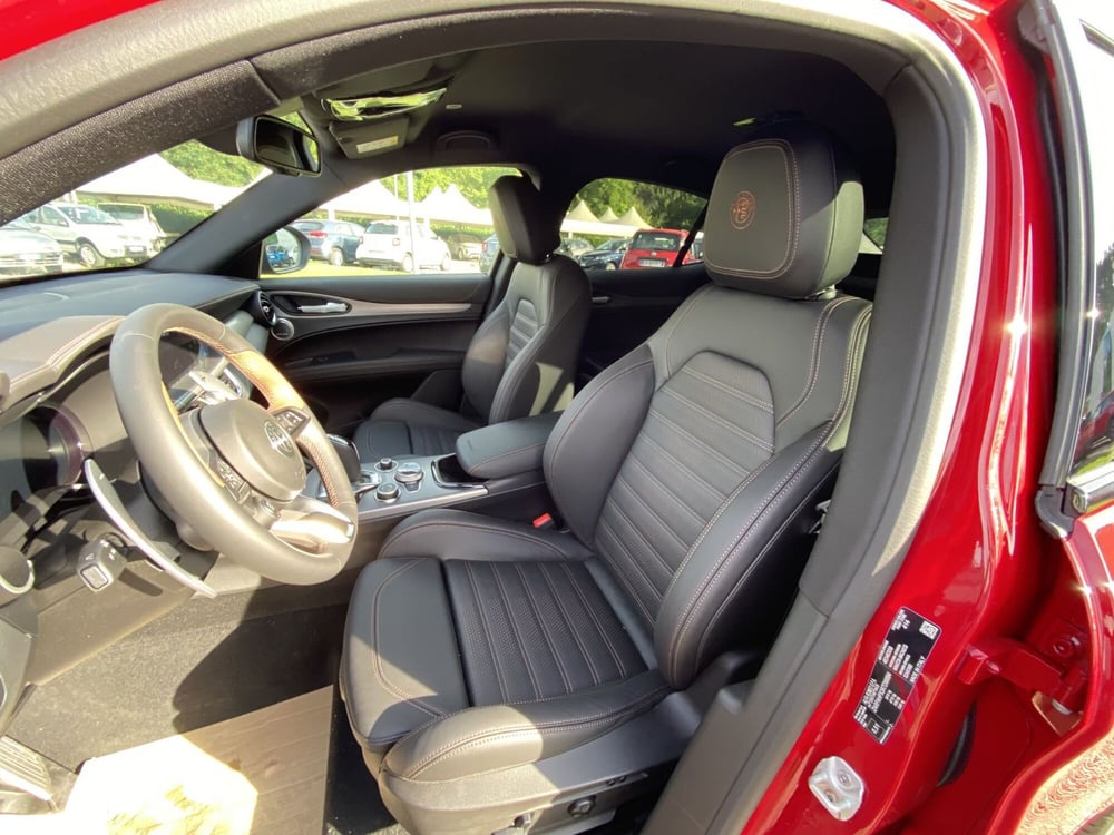 Alfa Romeo Stelvio nuova a La Spezia (10)
