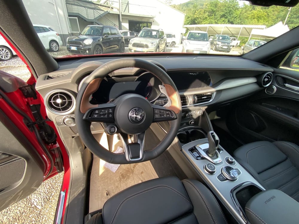 Alfa Romeo Stelvio nuova a La Spezia (11)