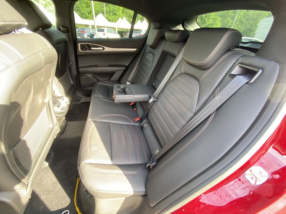 Alfa Romeo Stelvio nuova a La Spezia (12)