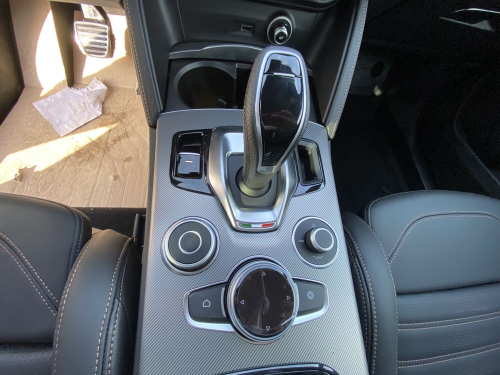 Alfa Romeo Stelvio nuova a La Spezia (13)