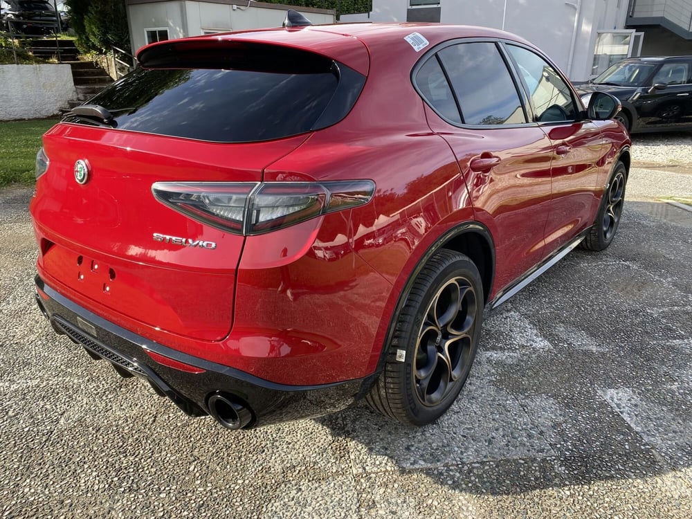 Alfa Romeo Stelvio nuova a La Spezia (5)