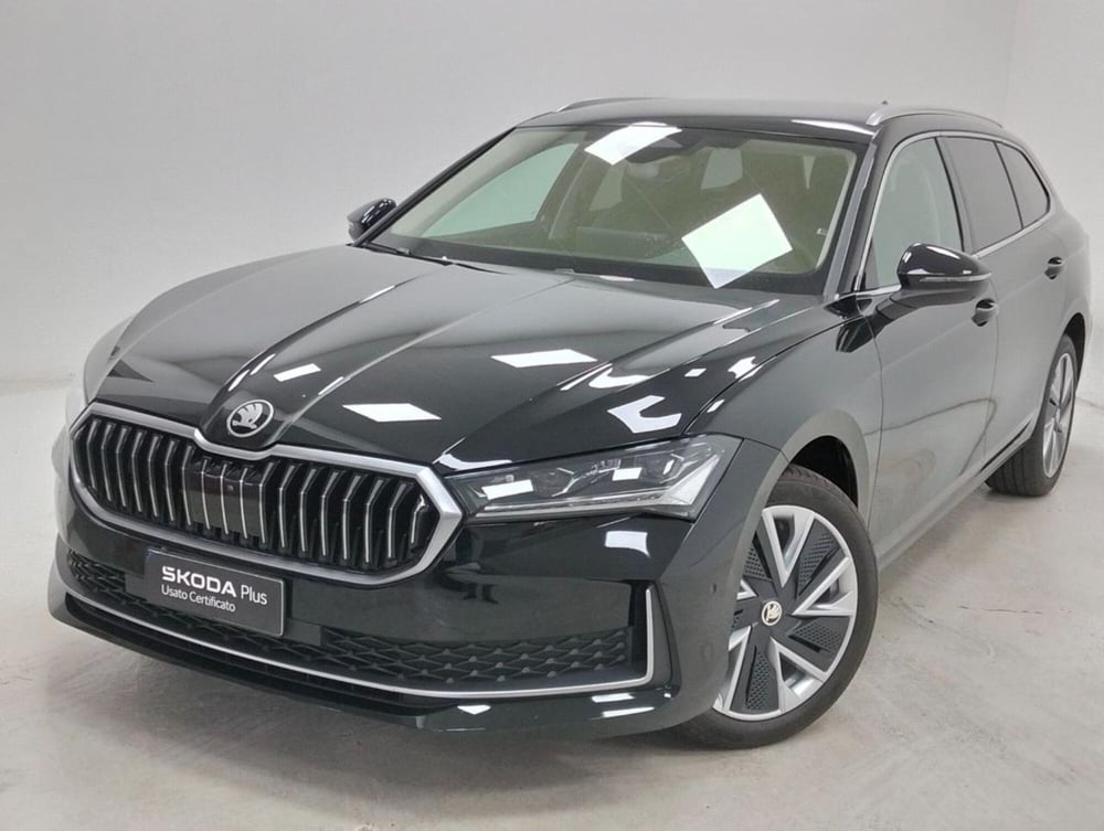 Skoda Superb Station Wagon nuova a Como