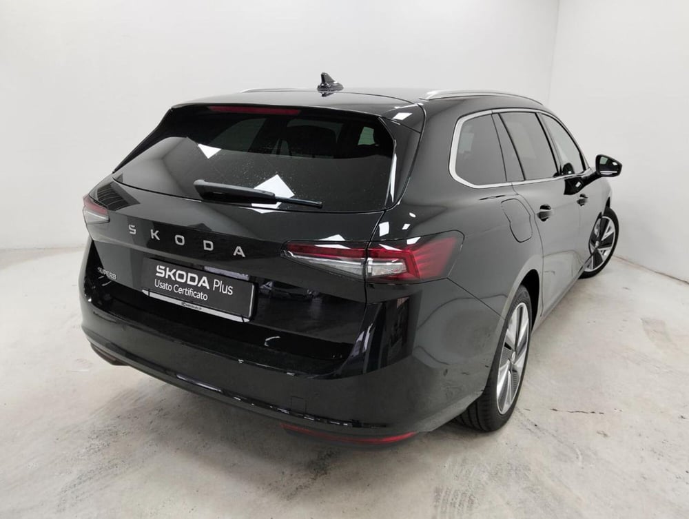 Skoda Superb Station Wagon nuova a Como (2)