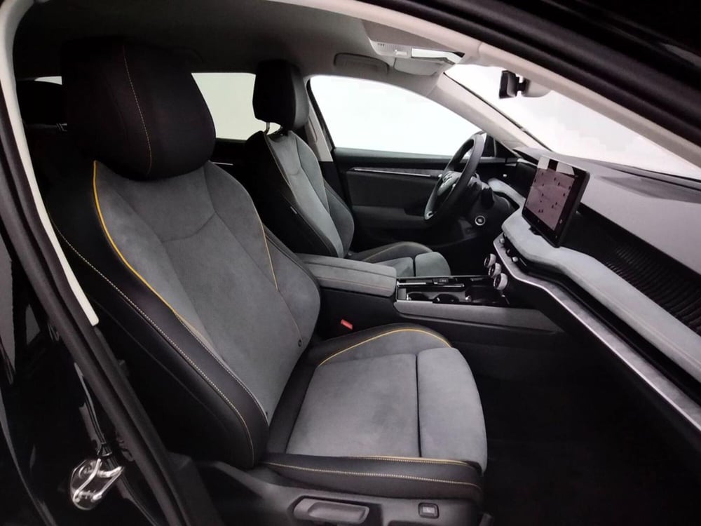 Skoda Superb Station Wagon nuova a Como (3)