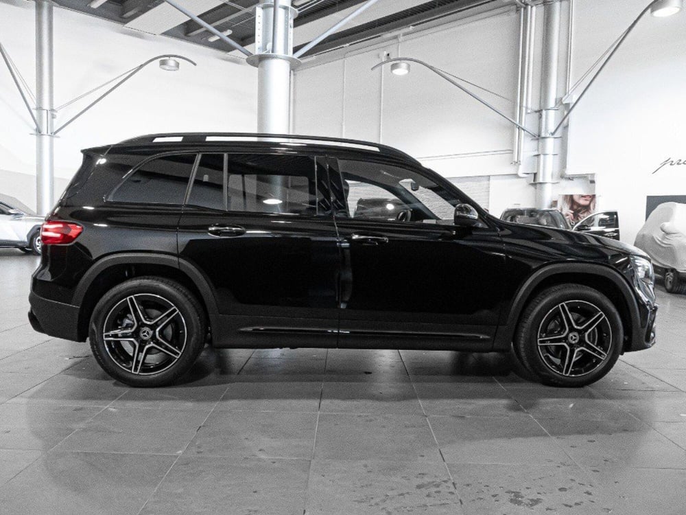 Mercedes-Benz GLB nuova a Macerata (3)