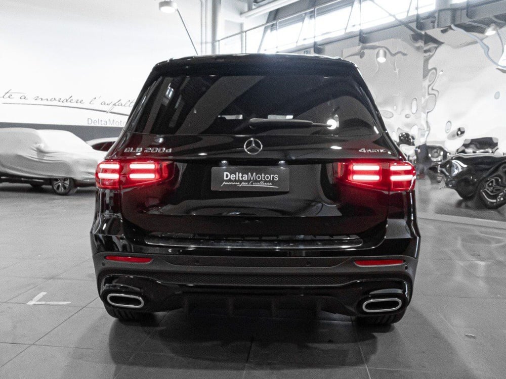 Mercedes-Benz GLB nuova a Macerata (4)