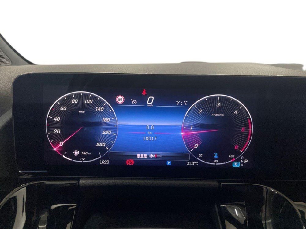 Mercedes-Benz GLA SUV usata a Macerata (9)