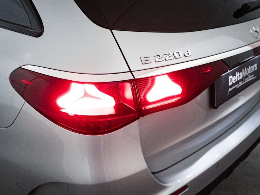 Mercedes-Benz Classe E Station Wagon nuova a Macerata (7)