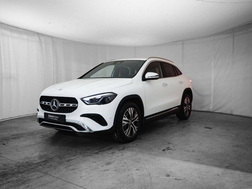 Mercedes-Benz GLA SUV nuova a Macerata