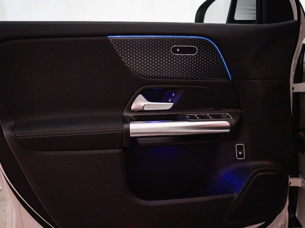 Mercedes-Benz GLA SUV nuova a Macerata (12)