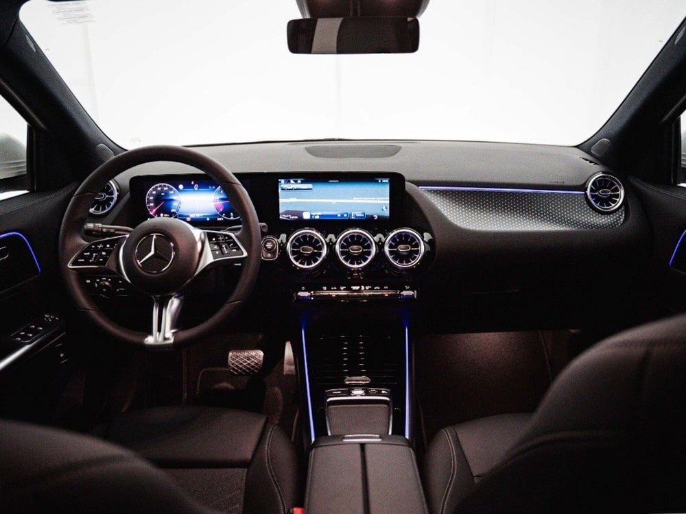Mercedes-Benz GLA SUV nuova a Macerata (18)