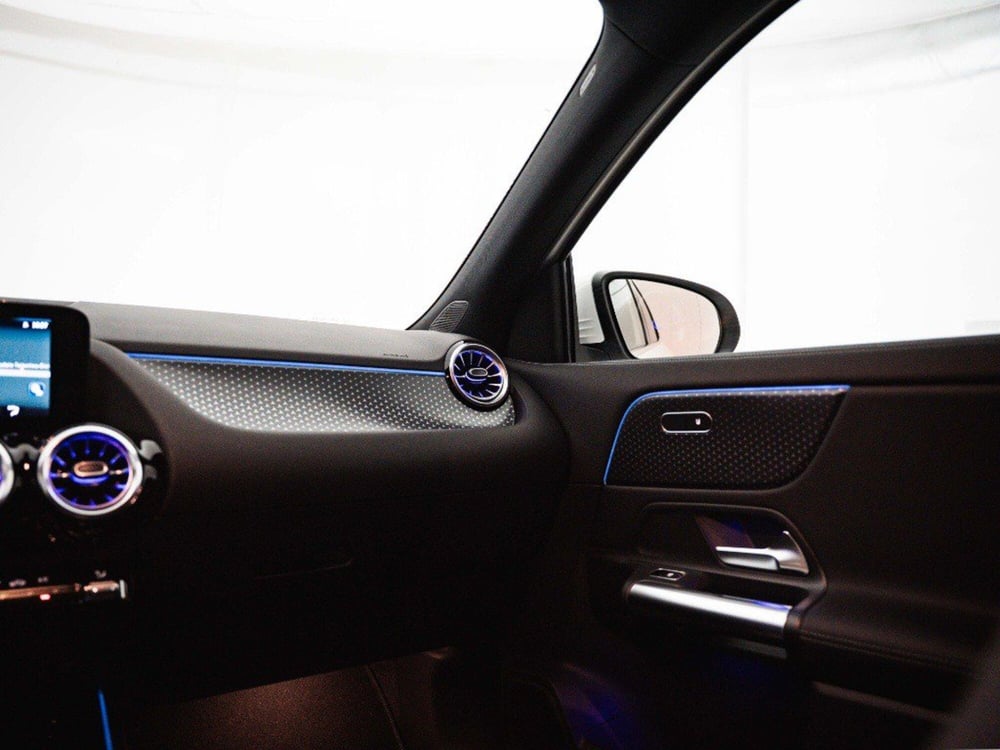Mercedes-Benz GLA SUV nuova a Macerata (20)