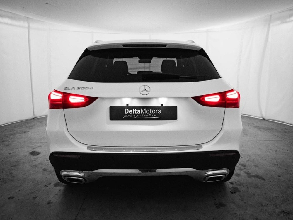 Mercedes-Benz GLA SUV nuova a Macerata (3)