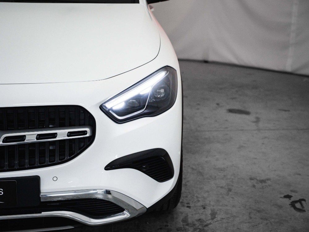 Mercedes-Benz GLA SUV nuova a Macerata (6)