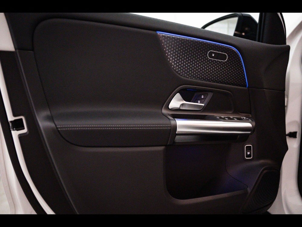 Mercedes-Benz GLA SUV nuova a Macerata (14)